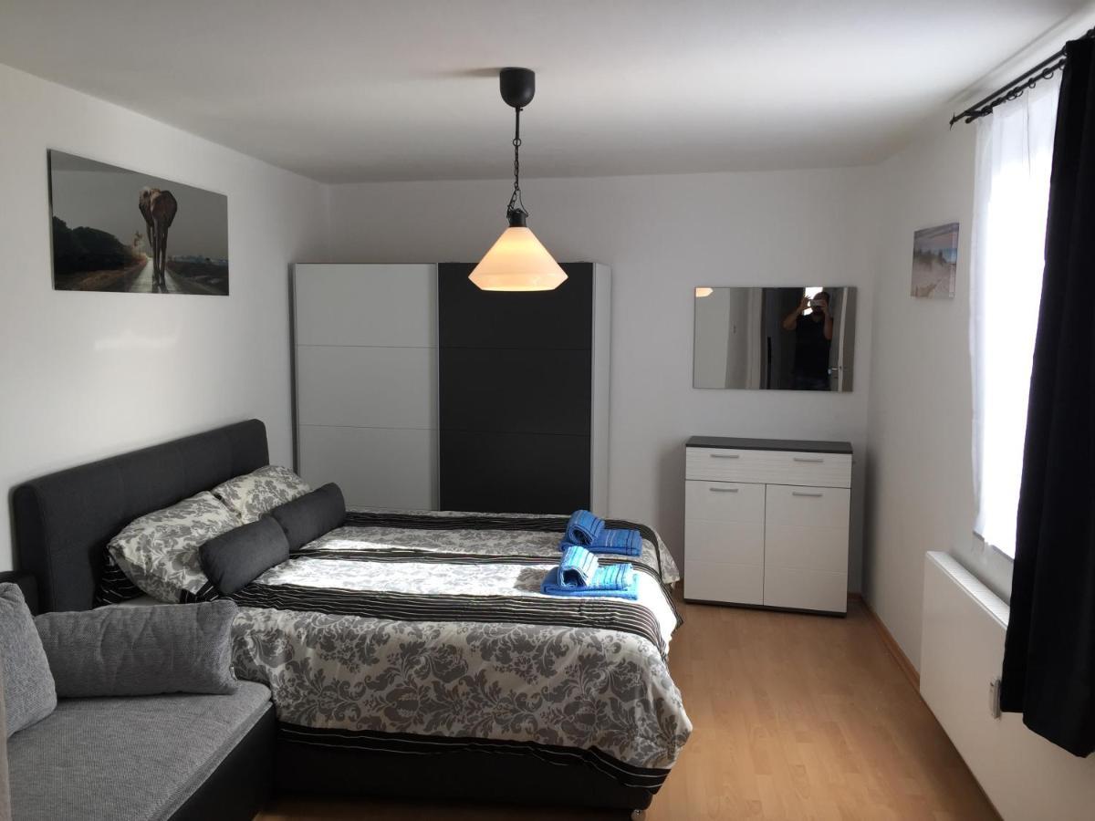 Big And Beautiful Apartment Hannover Bagian luar foto